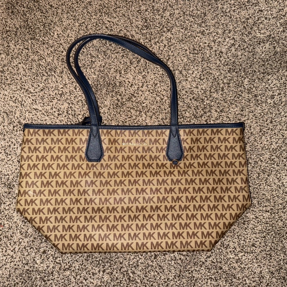 Michael Kors Candy Large Signature Reversible Tote Bag